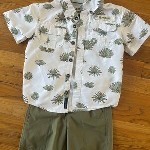 Magellan Outdoors White Short-Sleeve Button Shirt with Green Botanical Print